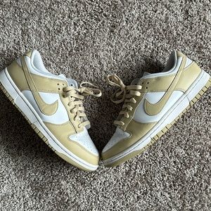 Peanut butter Nike dunks